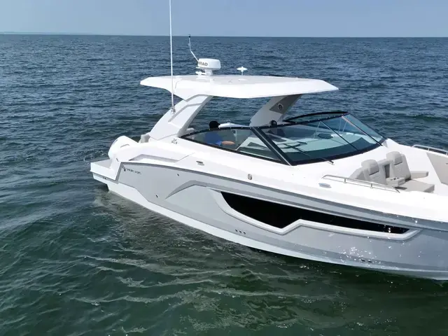 Cruisers Yachts 34 Gls Ob