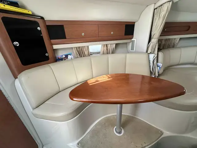 Chaparral 330 Signature