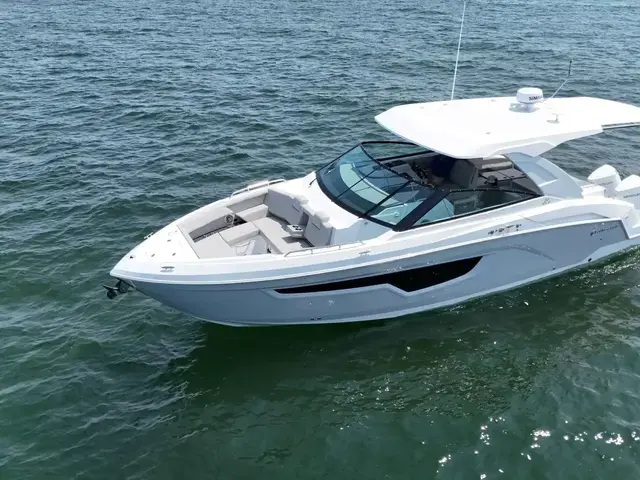 Cruisers Yachts 34 Gls Ob