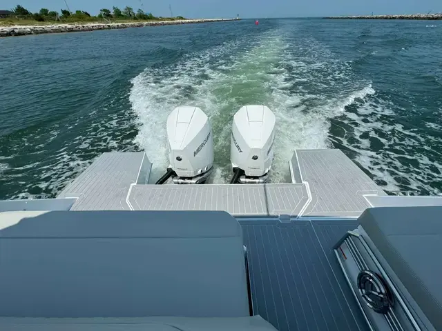 Cruisers Yachts 34 Gls Ob