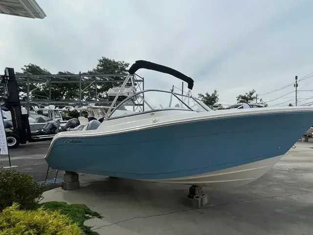 Cobia Boats 220 DC