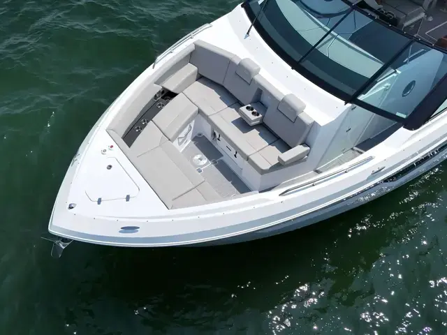 Cruisers Yachts 34 Gls Ob