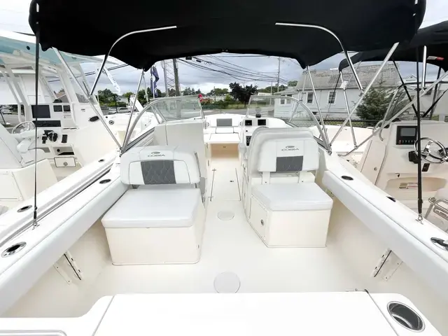 Cobia Boats 220 DC