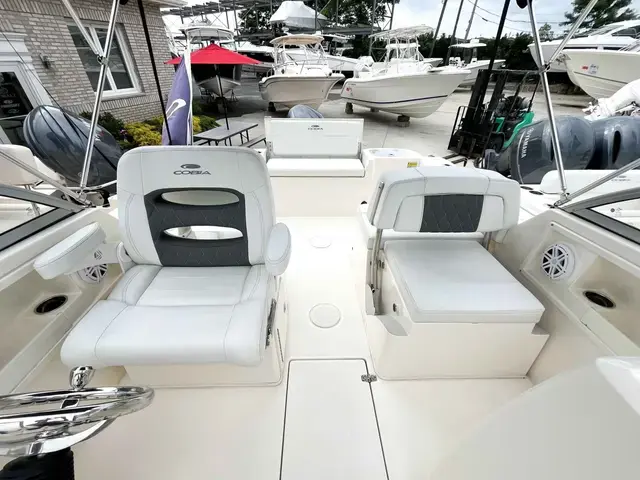 Cobia Boats 220 DC