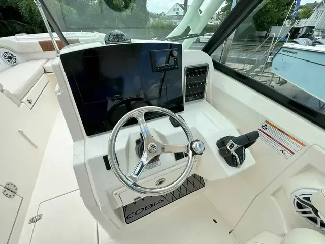 Cobia Boats 280 DC