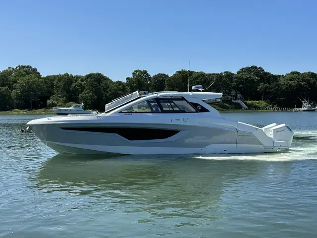 Cruisers Yachts 42 Gls - Ob