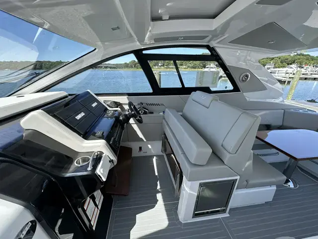 Cruisers Yachts 42 Gls - Ob