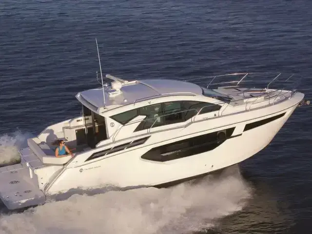 Cruisers Yachts 42 Cantius