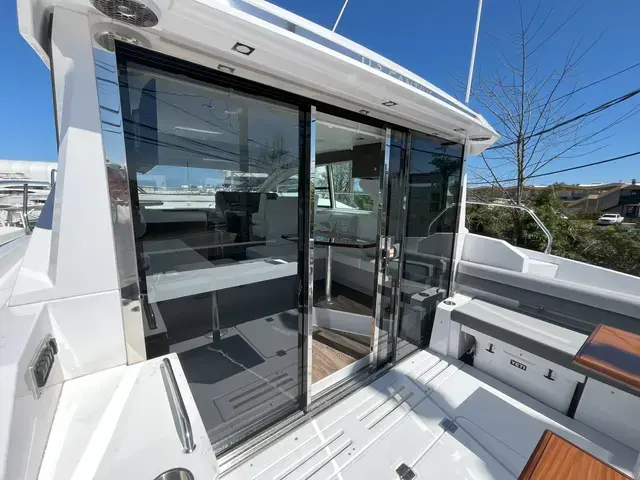 Cruisers Yachts 42 Cantius