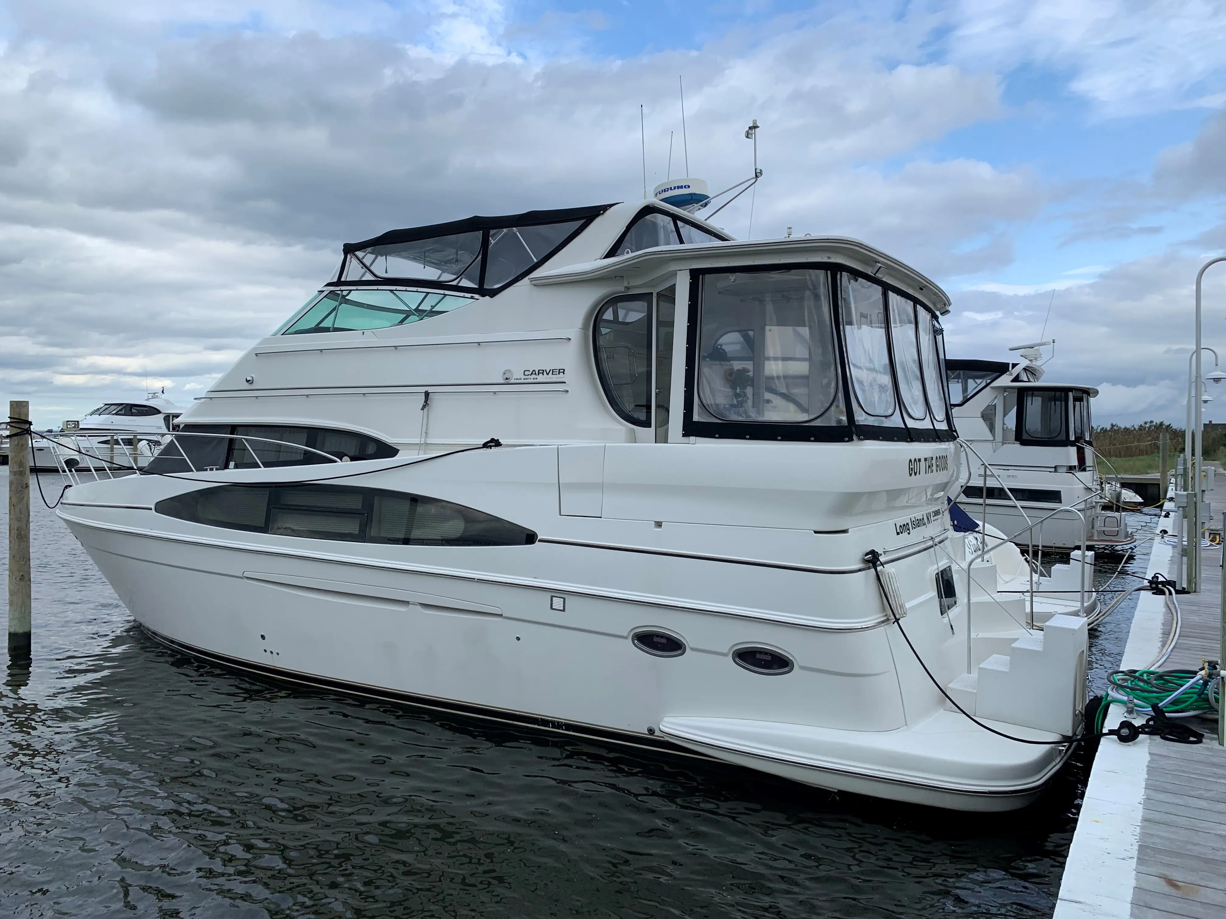 2004 Carver 466 motor yacht