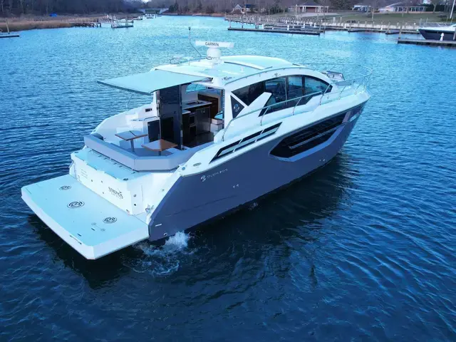 Cruisers Yachts 42 Cantius