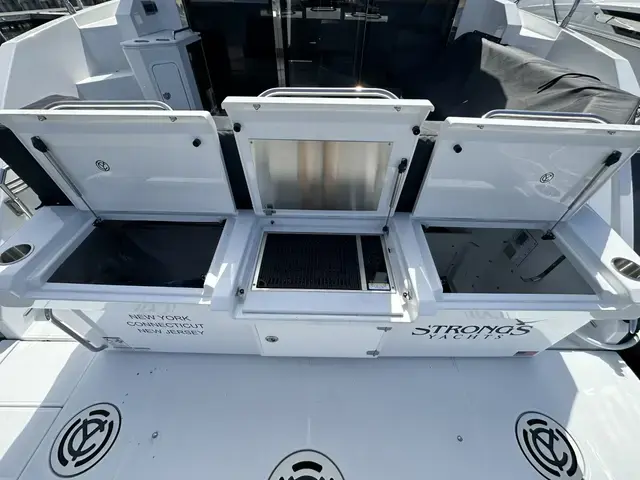 Cruisers Yachts 42 Cantius