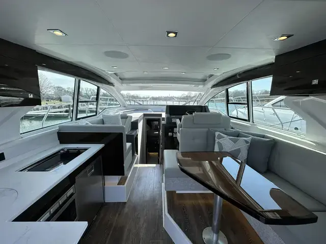 Cruisers Yachts 42 Cantius