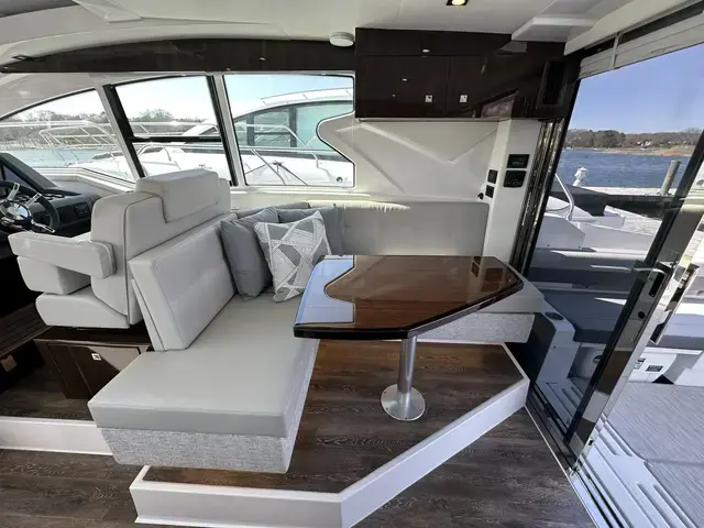 Cruisers Yachts 42 Cantius