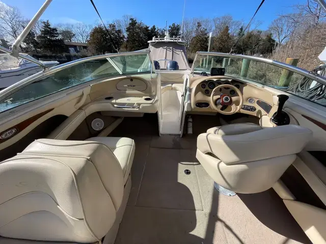 Sea Ray 210 Signature