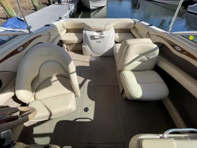 Sea Ray 210 Signature