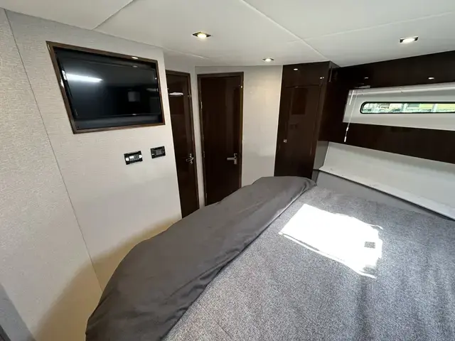 Cruisers Yachts 42 Cantius