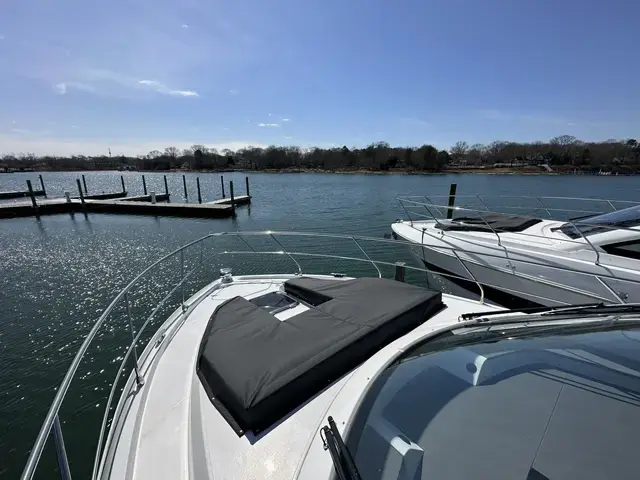 Cruisers Yachts 42 Cantius