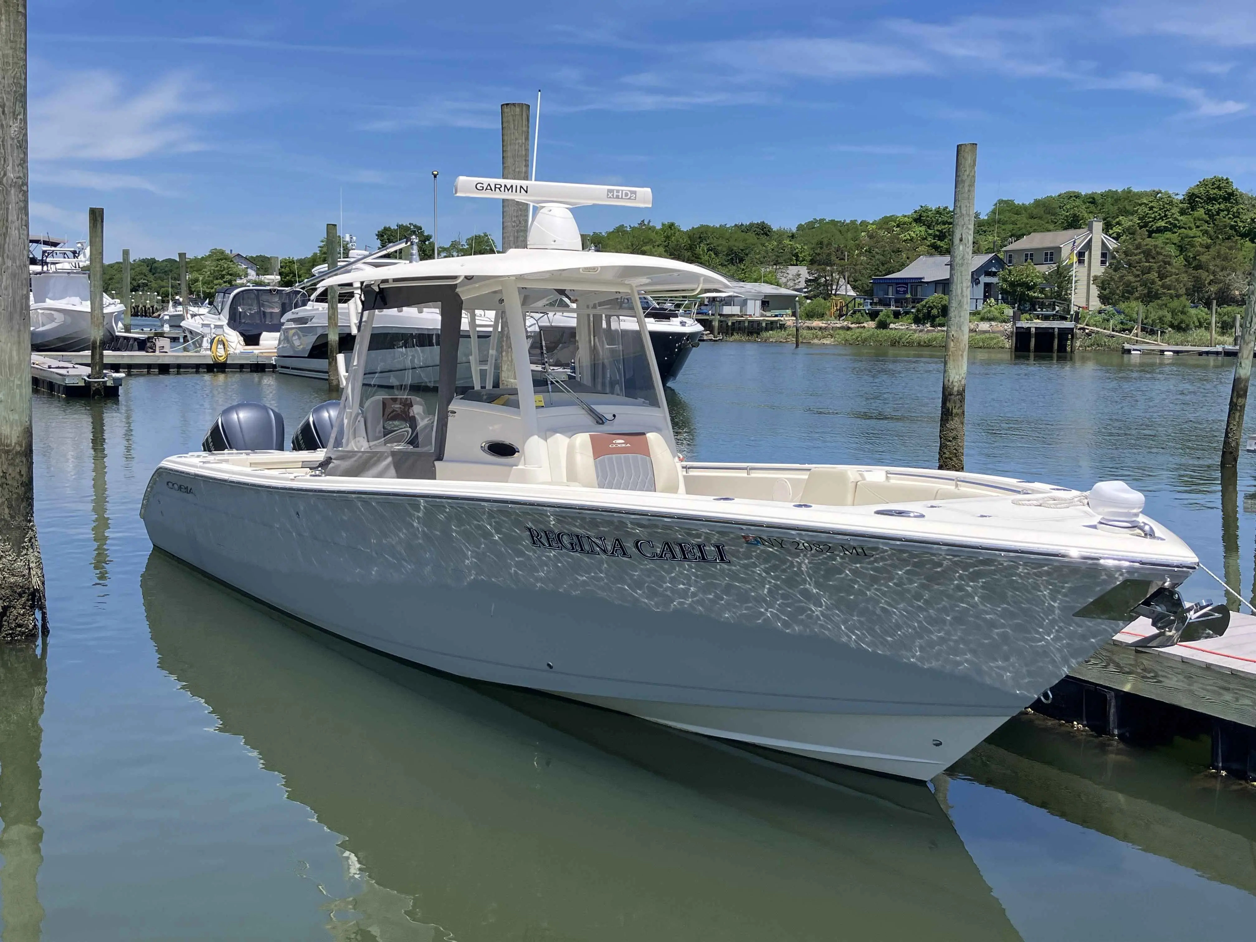 2019 Cobia Boats 320 cc