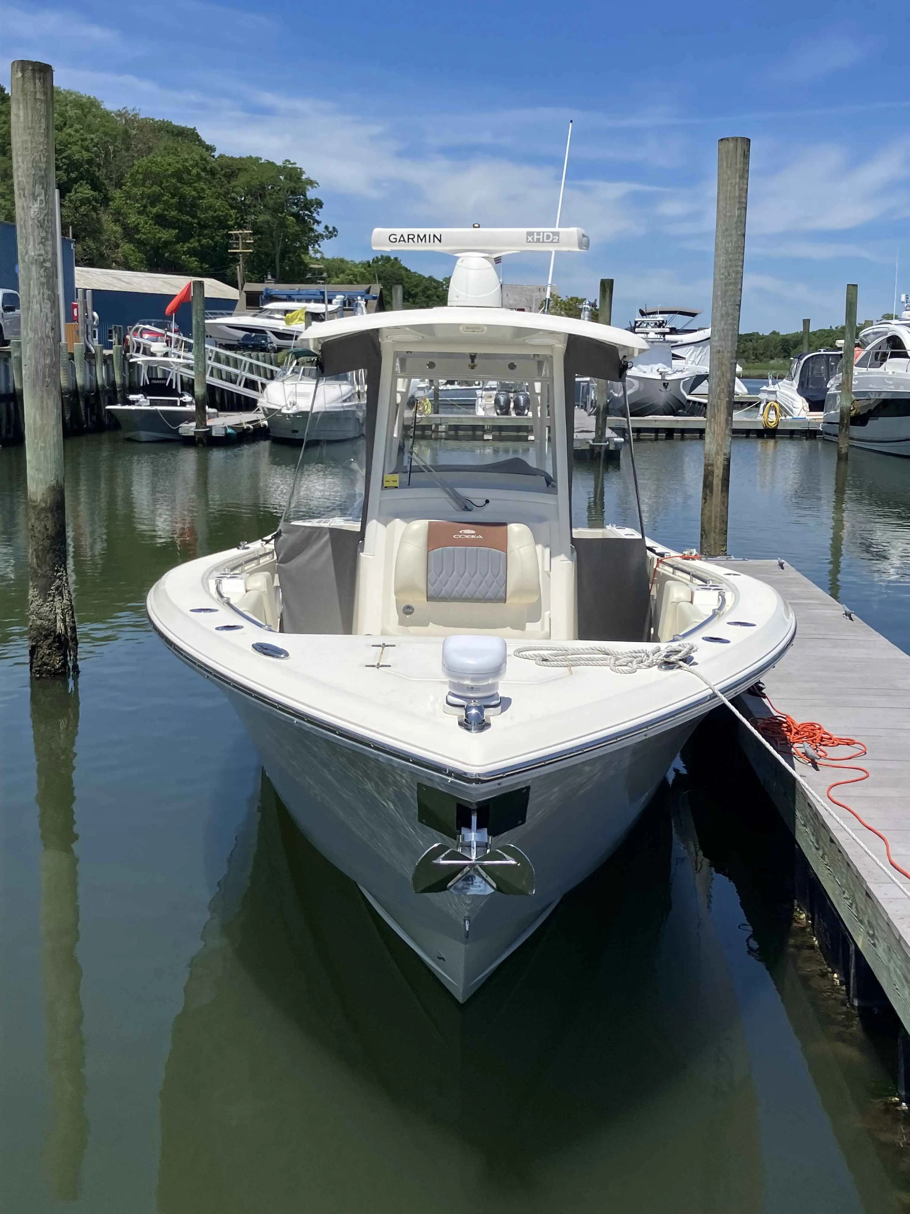 2019 Cobia Boats 320 cc