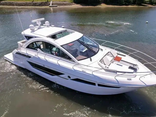 Cruisers Yachts 50 Cantius