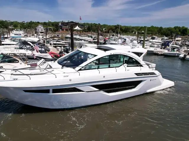 Cruisers Yachts 50 Cantius