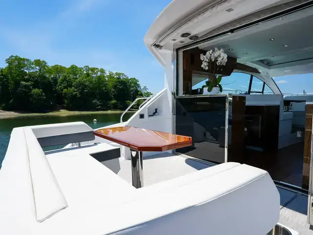 Cruisers Yachts 50 Cantius