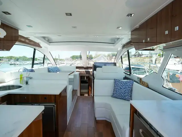 Cruisers Yachts 50 Cantius