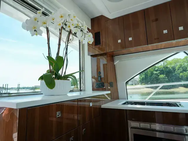 Cruisers Yachts 50 Cantius