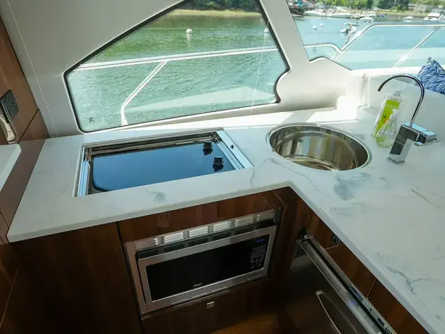 Cruisers Yachts 50 Cantius