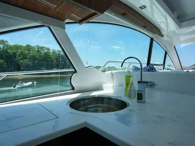 Cruisers Yachts 50 Cantius