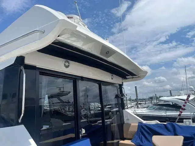 2017 Sea Ray 460 sundancer