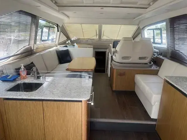 2017 Sea Ray 460 sundancer