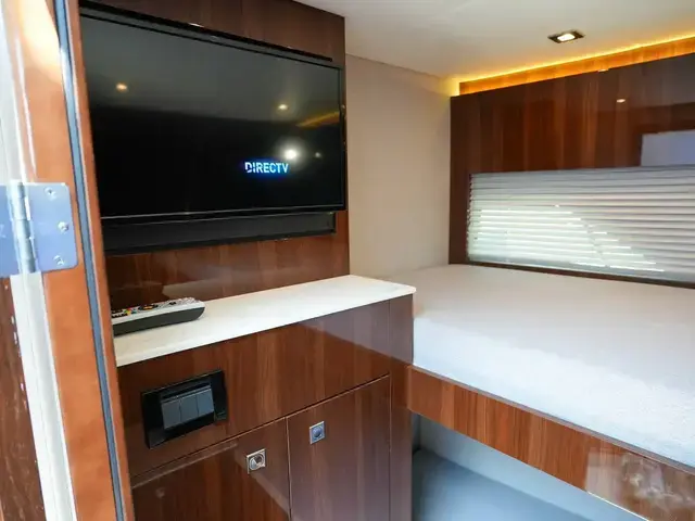 Cruisers Yachts 50 Cantius