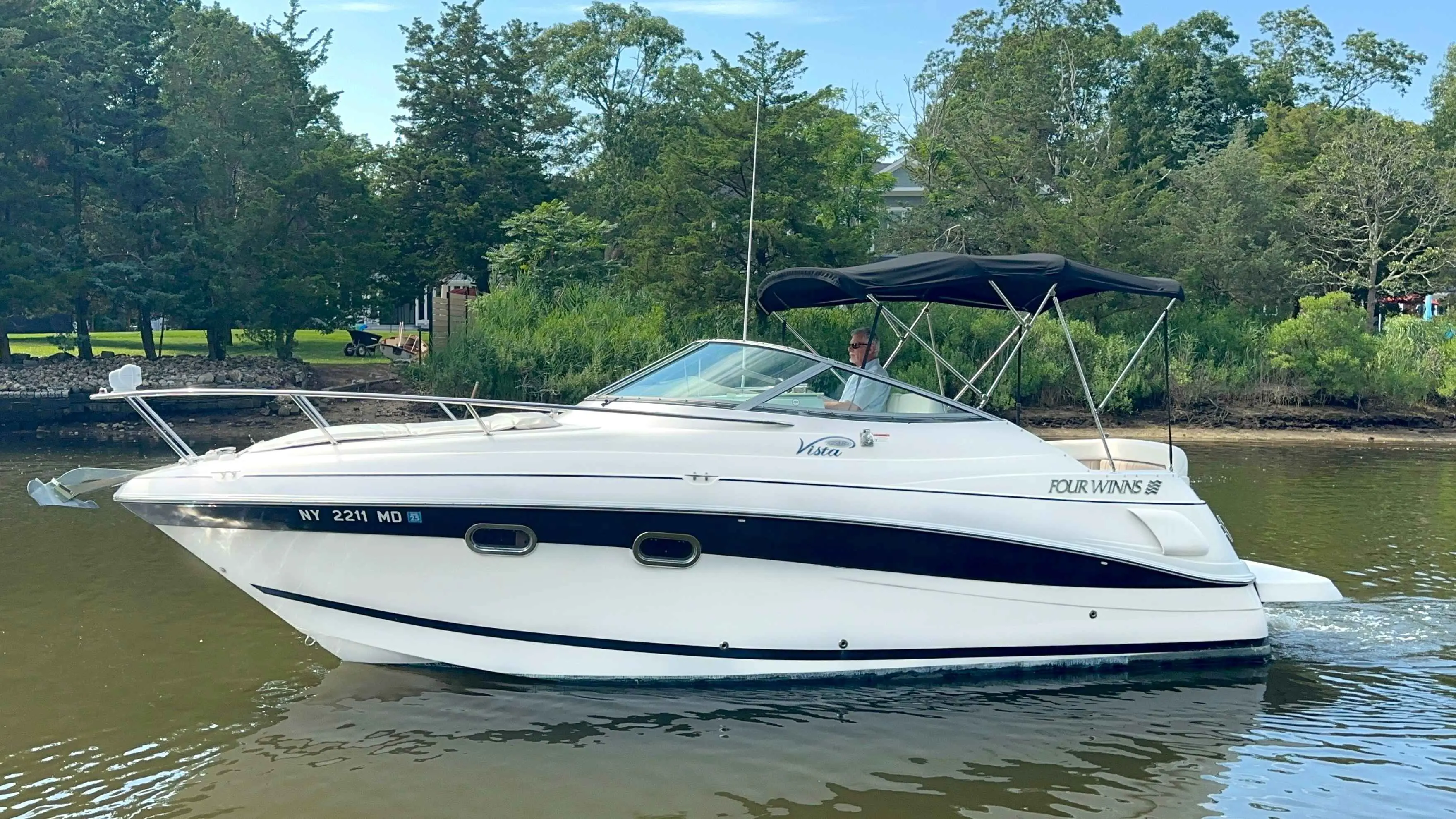 2006 Four Winns 248 vista