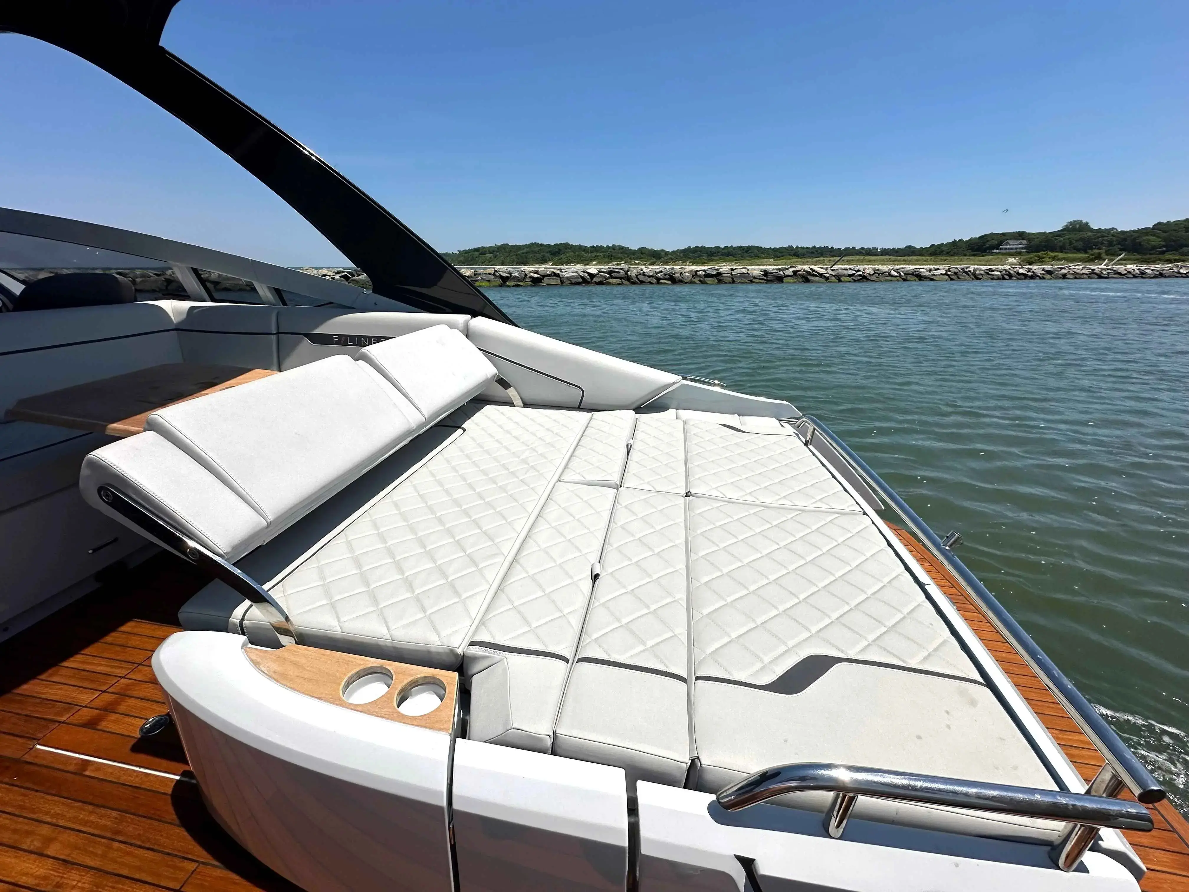 2023 Fairline f line 33