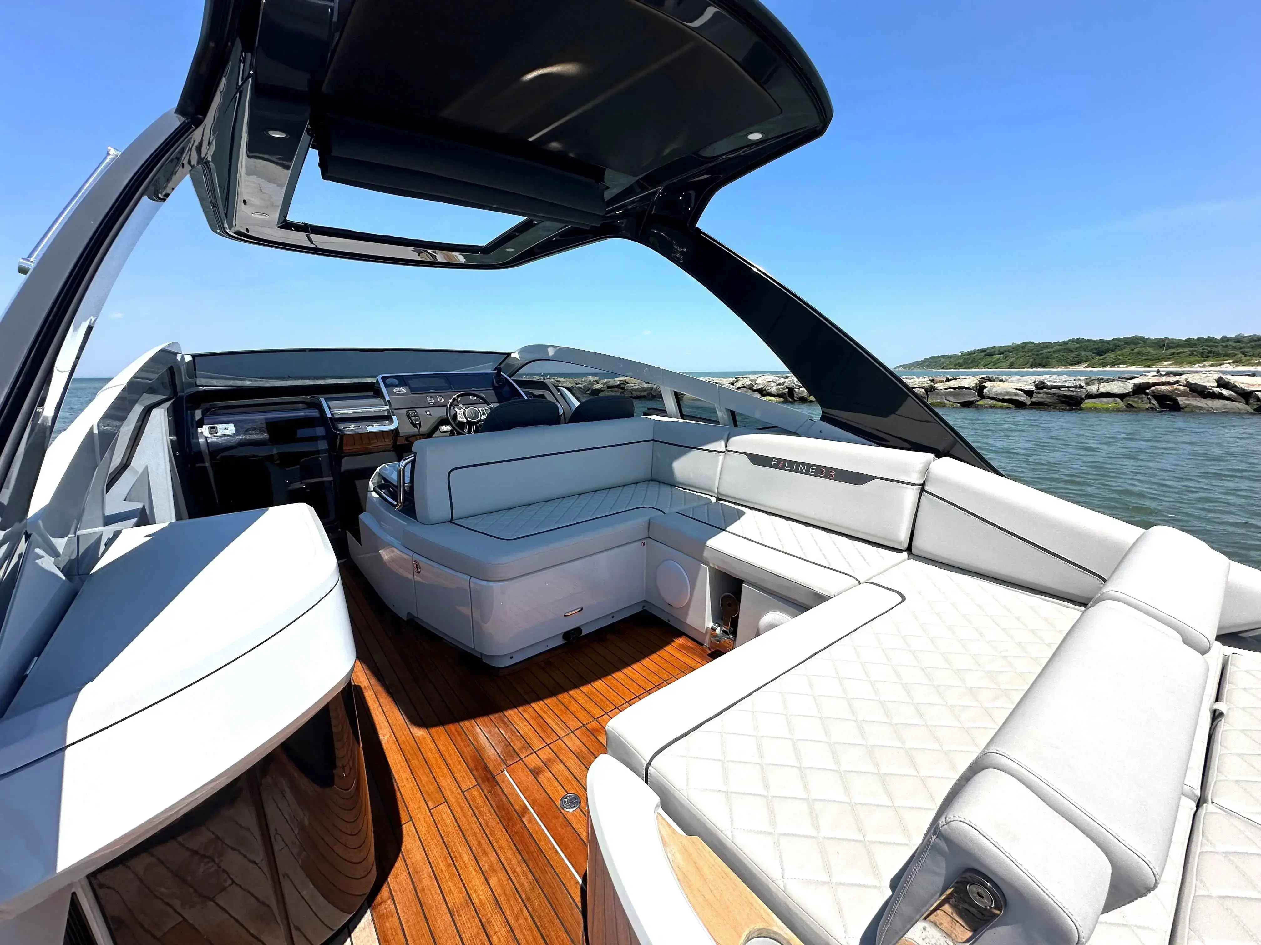 2023 Fairline f line 33