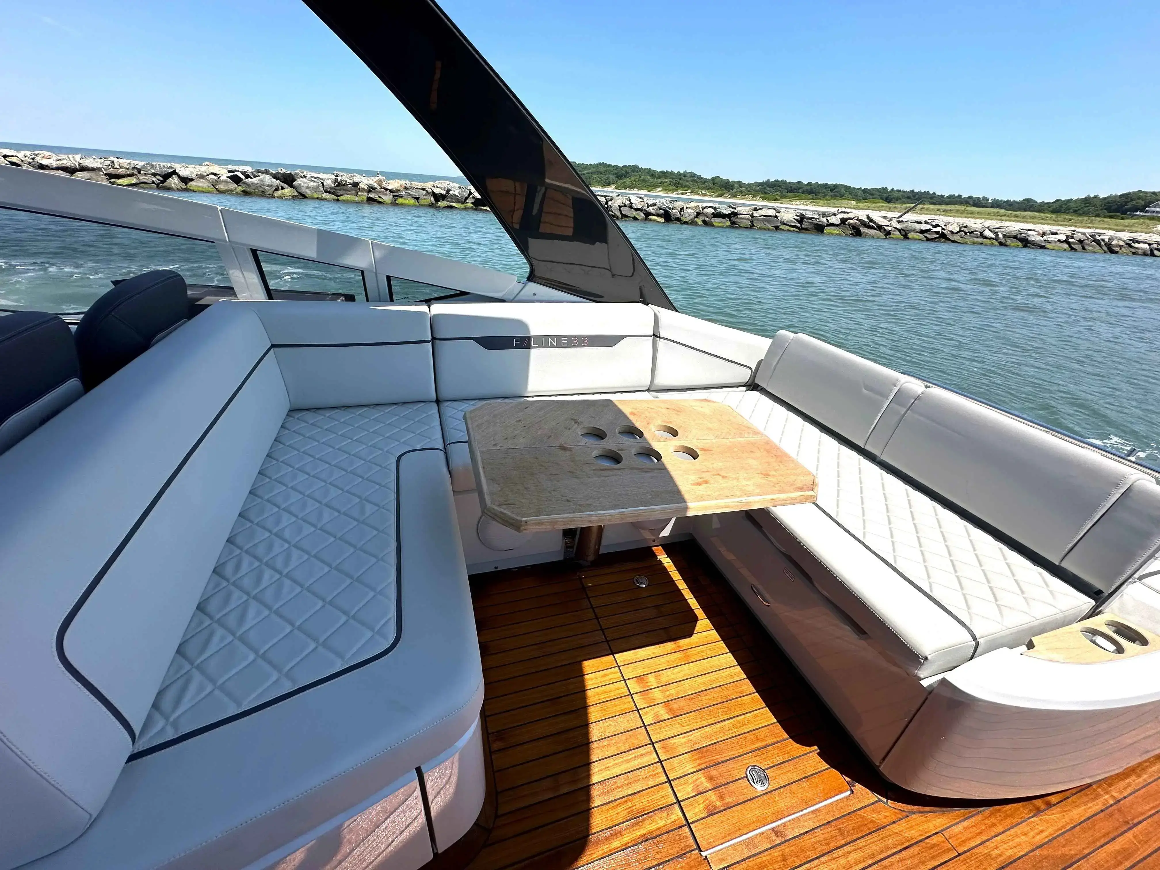 2023 Fairline f line 33