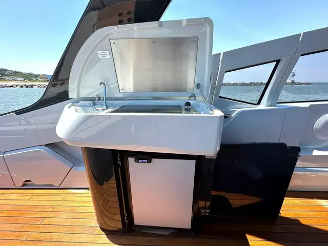 Fairline F Line 33