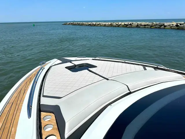 Fairline F Line 33