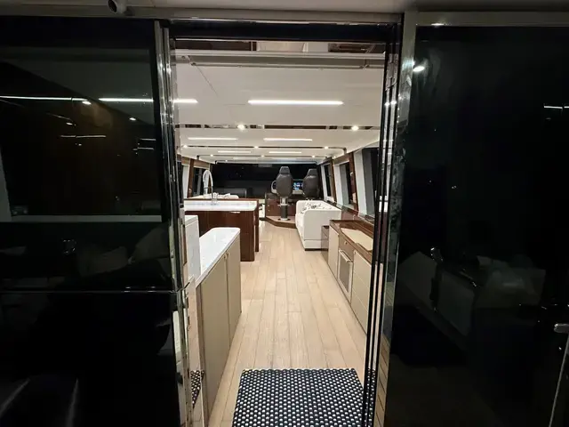 Fairline Squadron 68