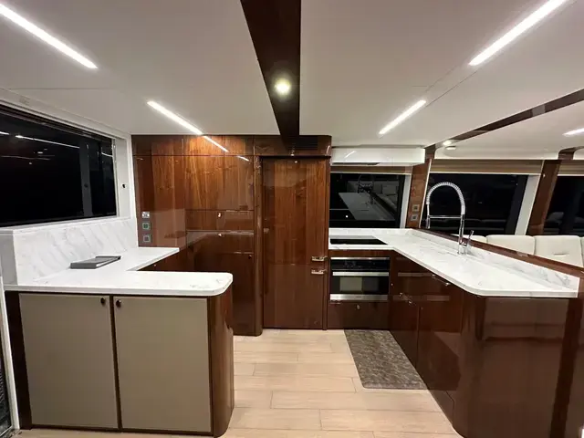 Fairline Squadron 68