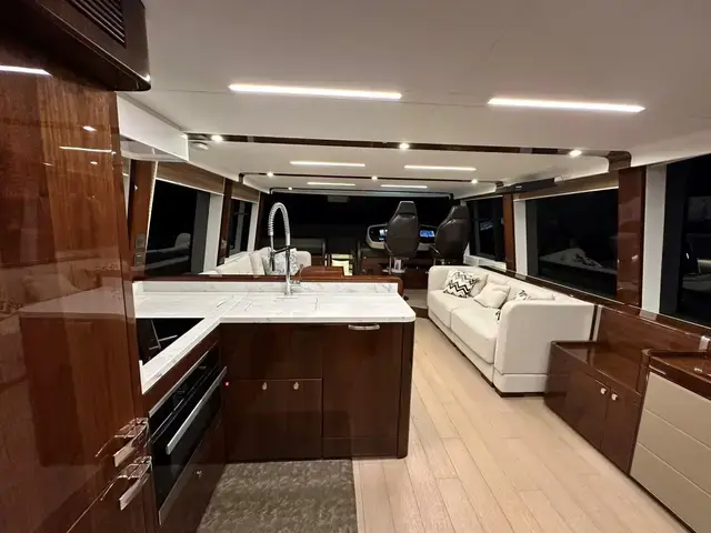 Fairline Squadron 68