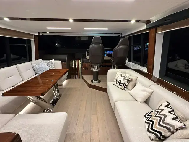 Fairline Squadron 68