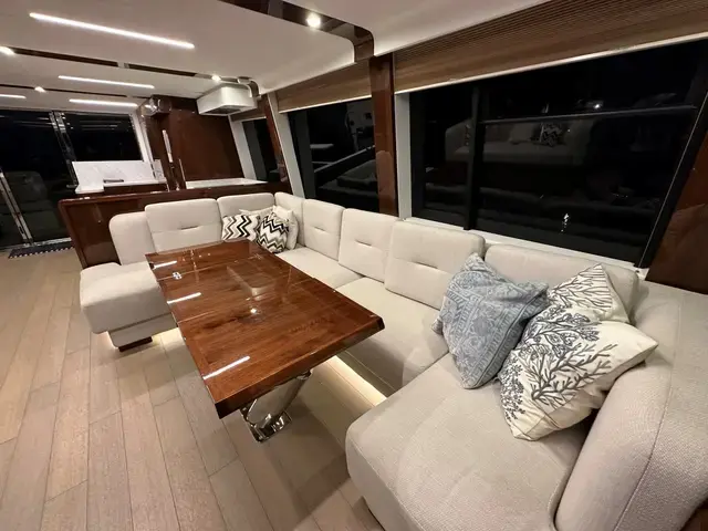 Fairline Squadron 68