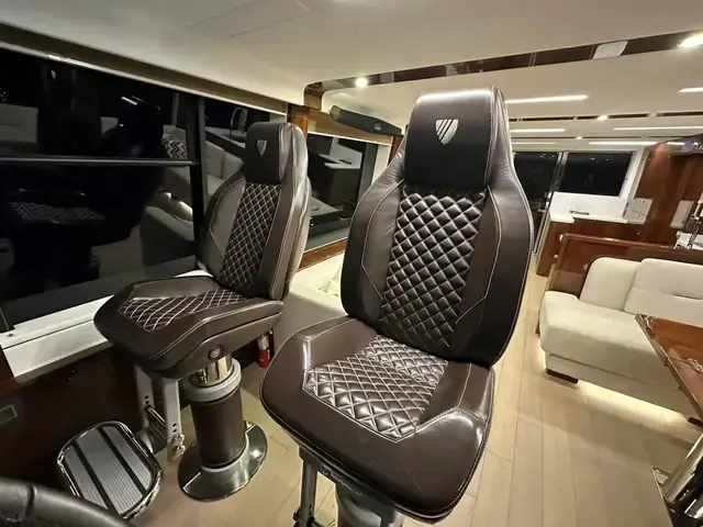 Fairline Squadron 68