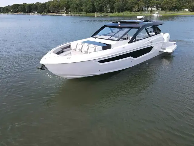 Cruisers Yachts 50 Gls Ob