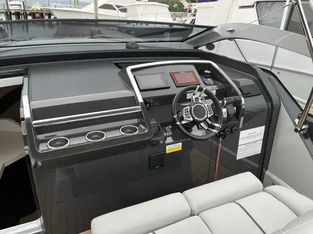 Fairline F Line 33