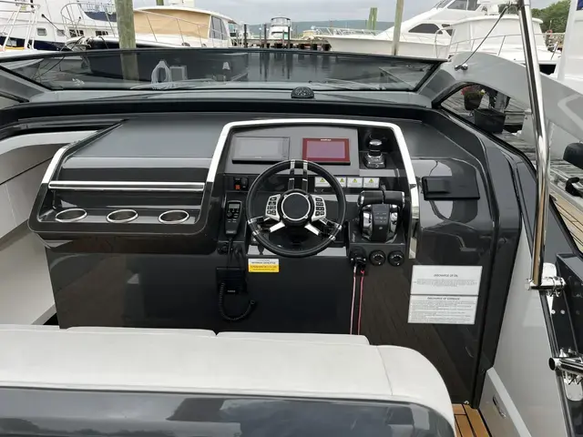 Fairline F Line 33