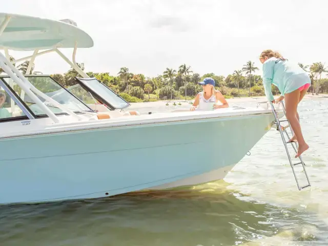 Cobia Boats 240 DC